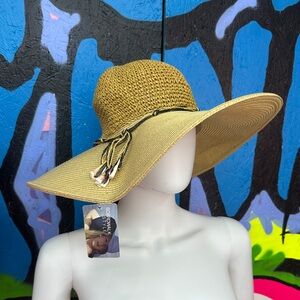 NWT Floppy Beach Hat Womens Shells Vacation